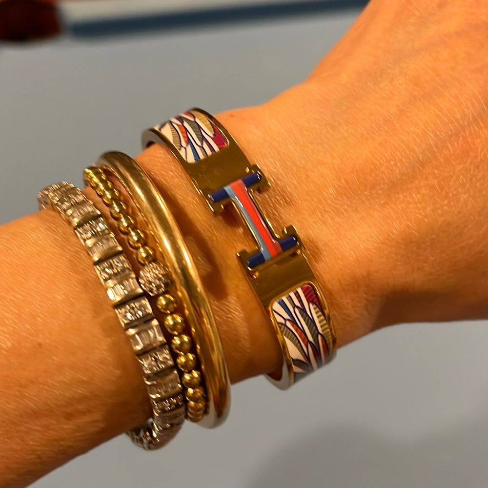 Clic bracelet…beautiful & colorful 🥳….so fun to wear!